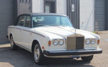 Rolls-Royce-Silver-Shadow-1975-Sedan-1