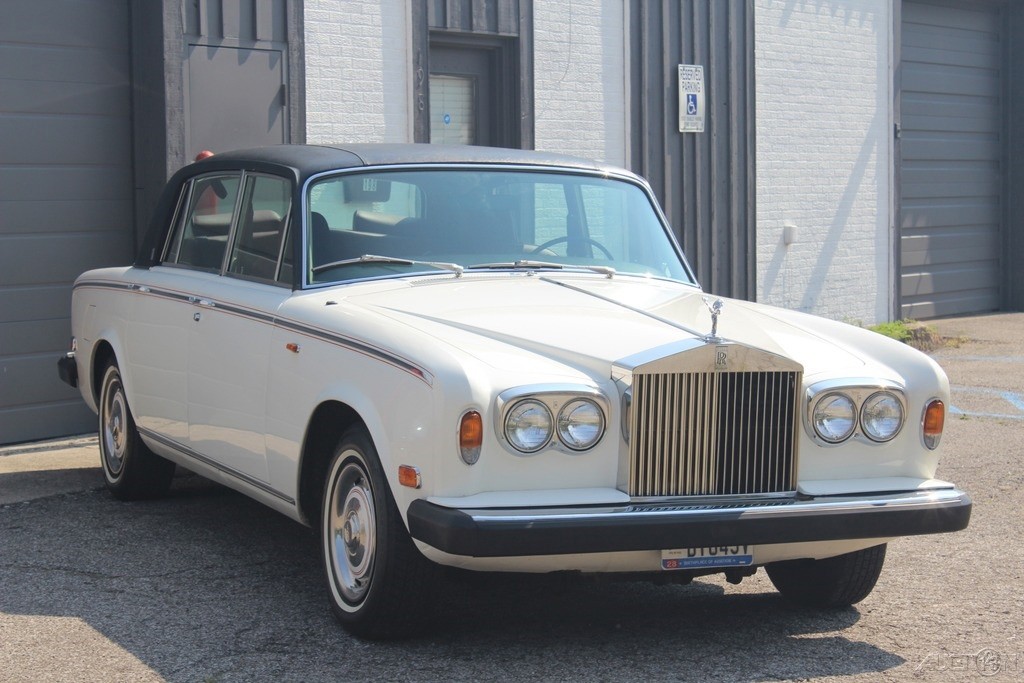 Rolls-Royce-Silver-Shadow-1975-Sedan-1