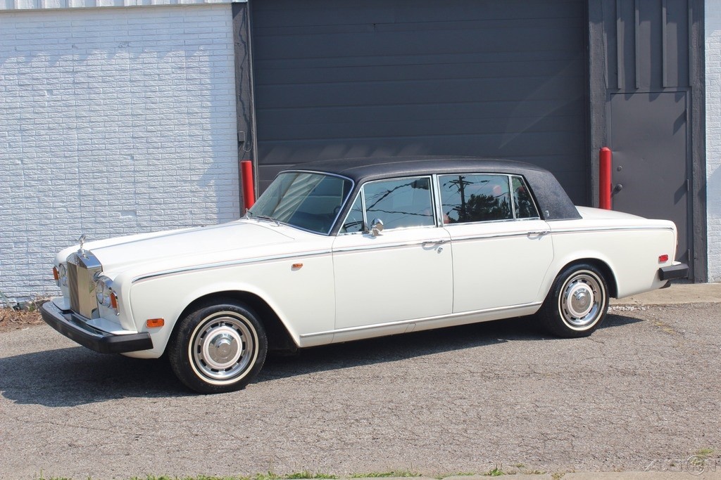 Rolls-Royce-Silver-Shadow-1975-Sedan-10