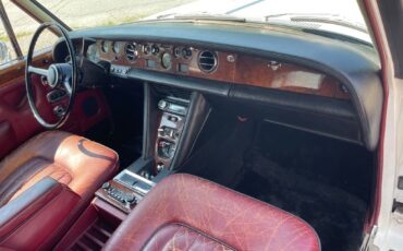 Rolls-Royce-Silver-Shadow-1975-Sedan-14
