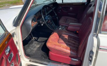 Rolls-Royce-Silver-Shadow-1975-Sedan-17