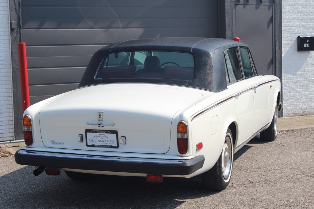 Rolls-Royce-Silver-Shadow-1975-Sedan-2