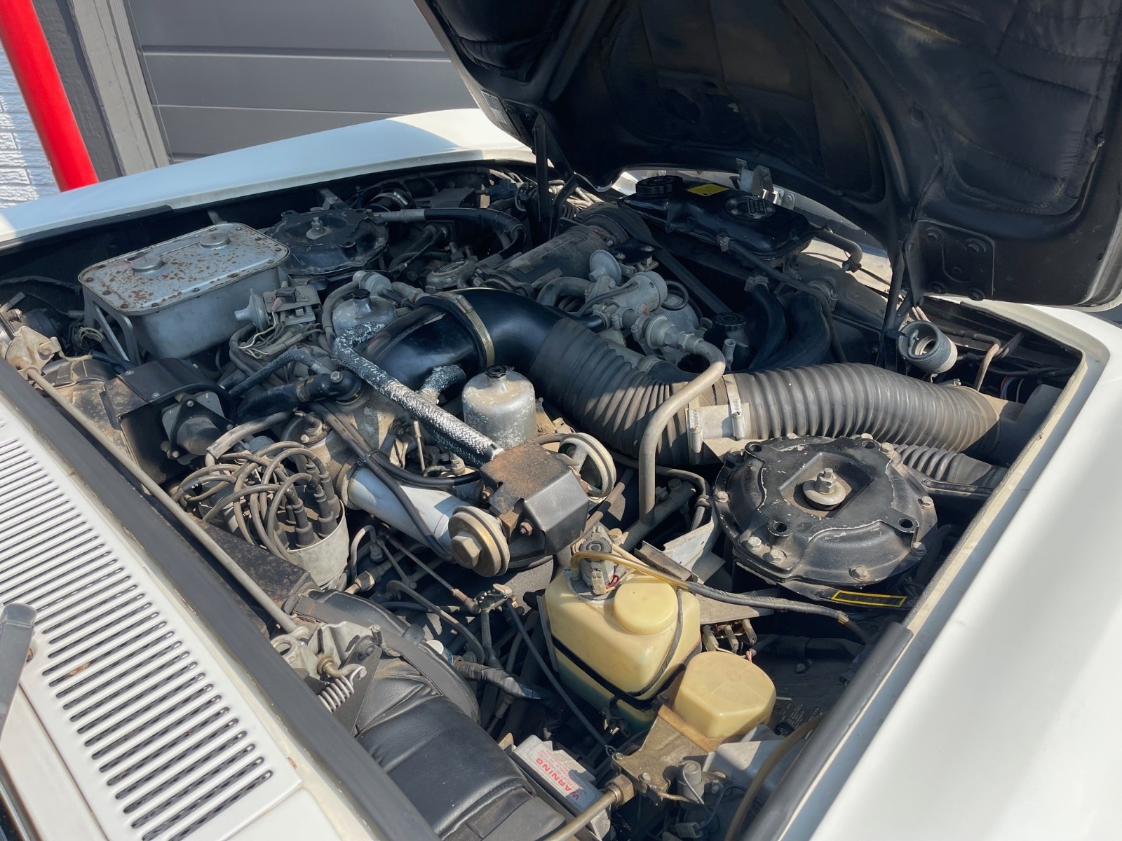 Rolls-Royce-Silver-Shadow-1975-Sedan-24