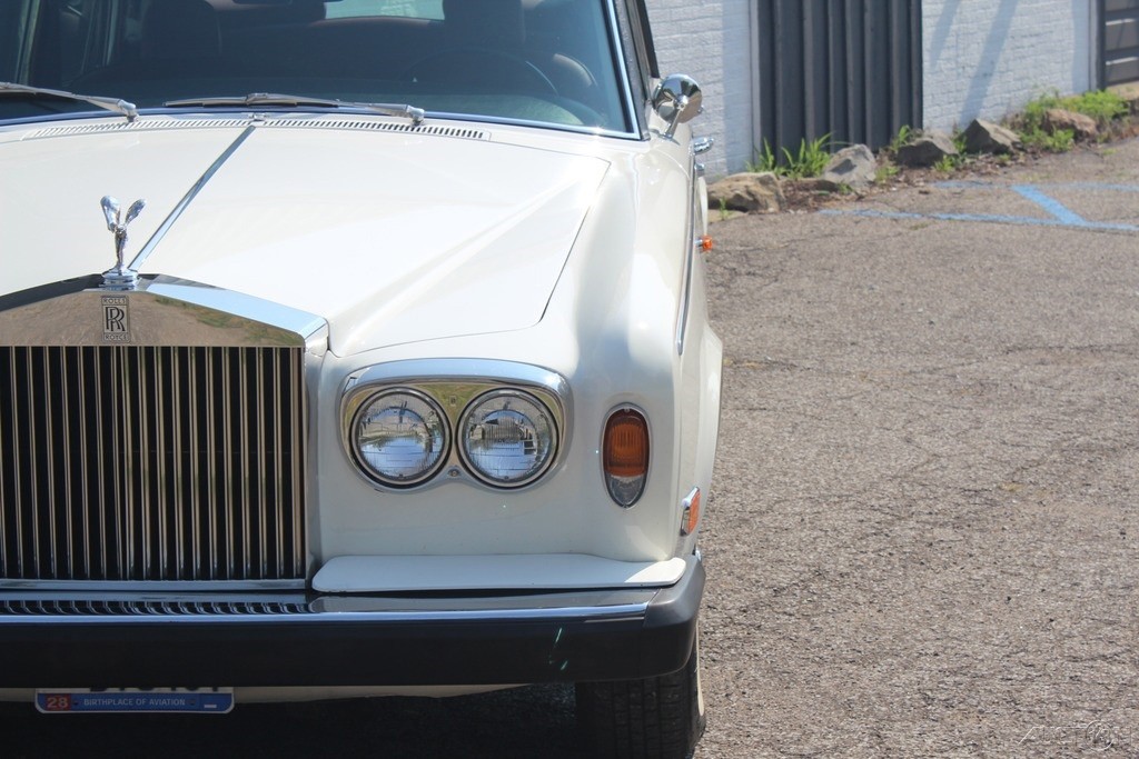 Rolls-Royce-Silver-Shadow-1975-Sedan-7