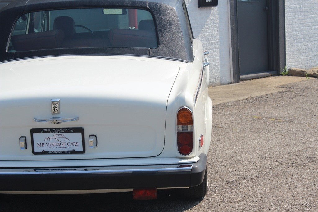 Rolls-Royce-Silver-Shadow-1975-Sedan-8