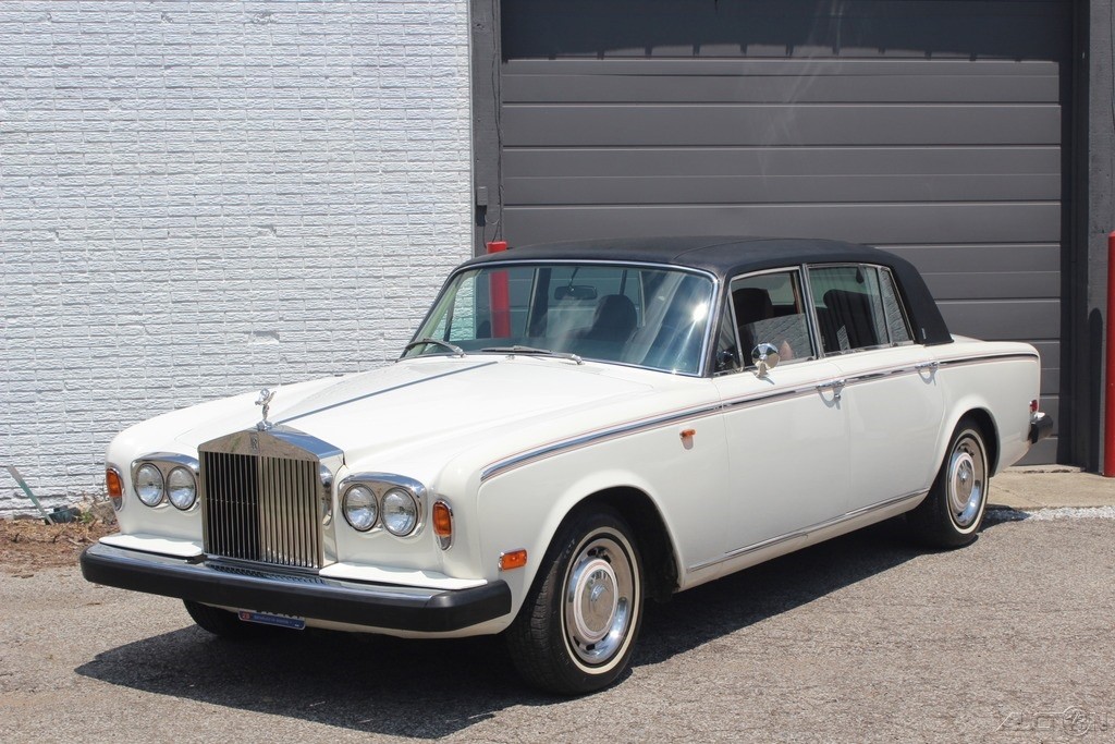 Rolls-Royce-Silver-Shadow-1975-Sedan