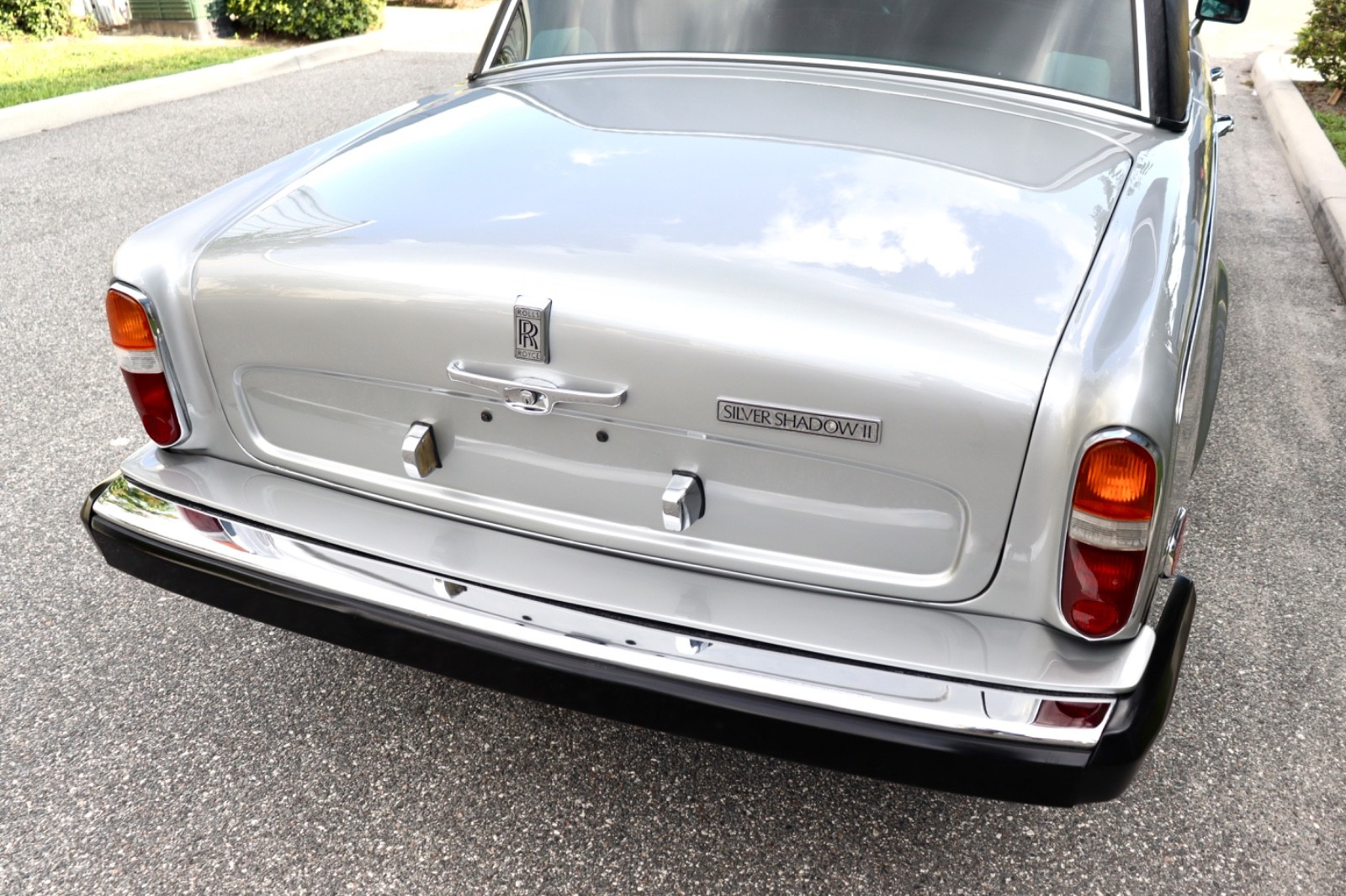 Rolls-Royce-Silver-Shadow-1980-Sedan-10