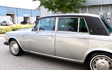 Rolls-Royce-Silver-Shadow-1980-Sedan-11