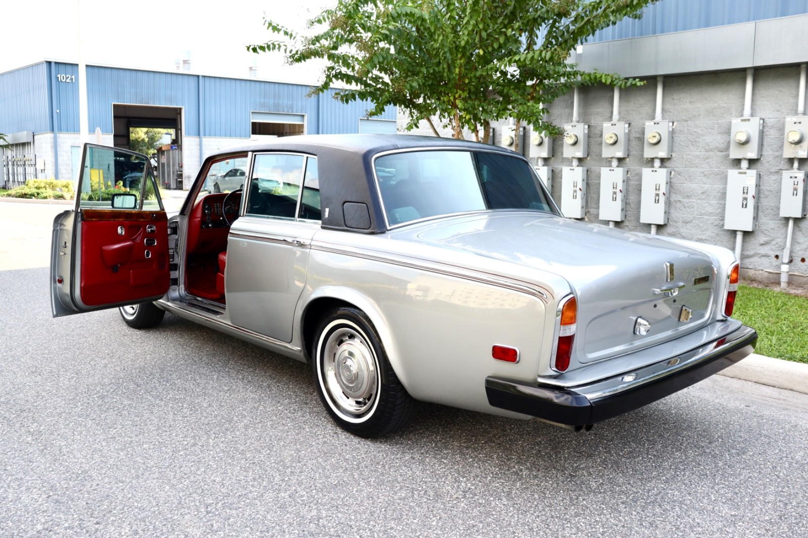 Rolls-Royce-Silver-Shadow-1980-Sedan-20