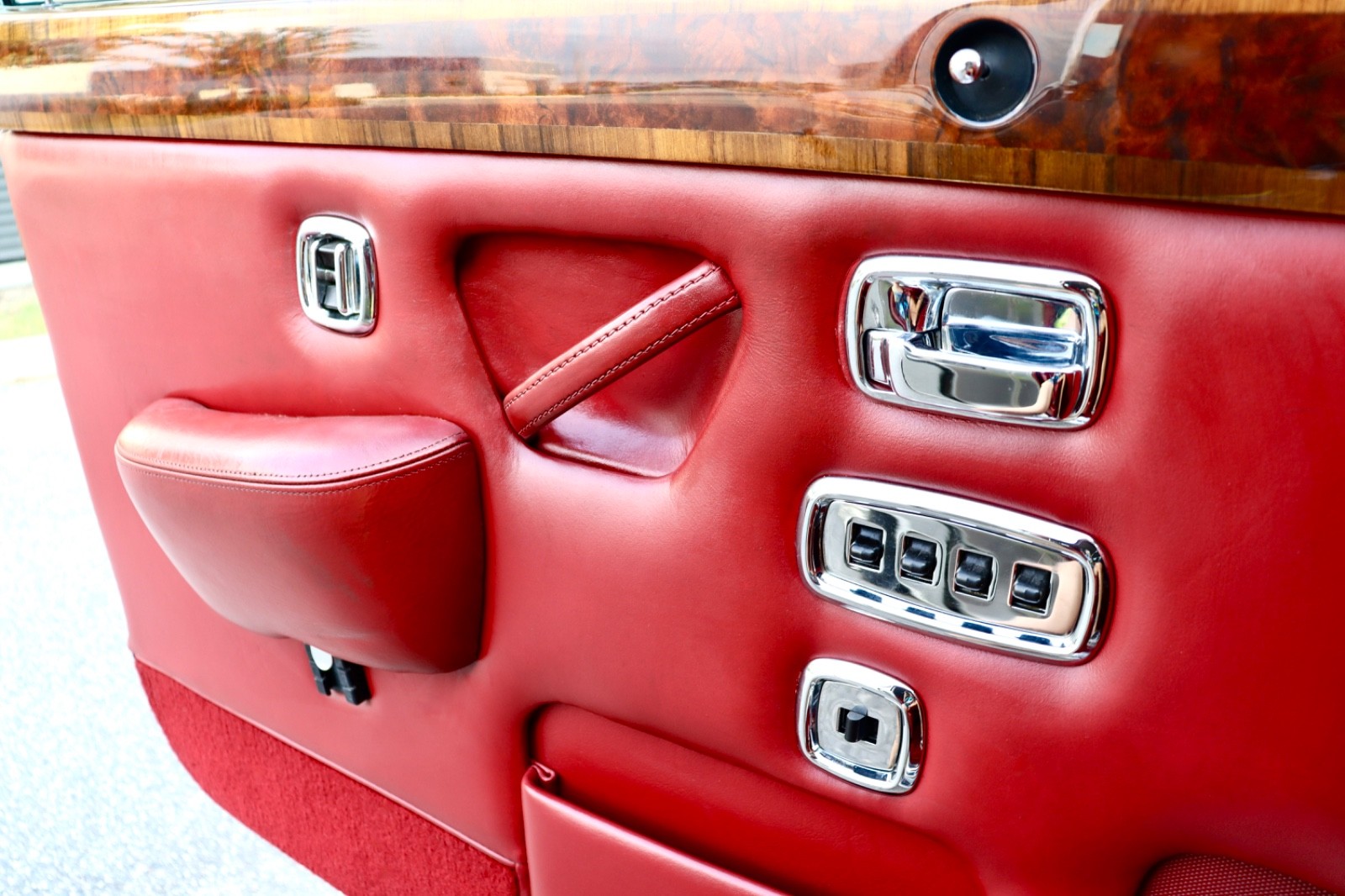 Rolls-Royce-Silver-Shadow-1980-Sedan-23