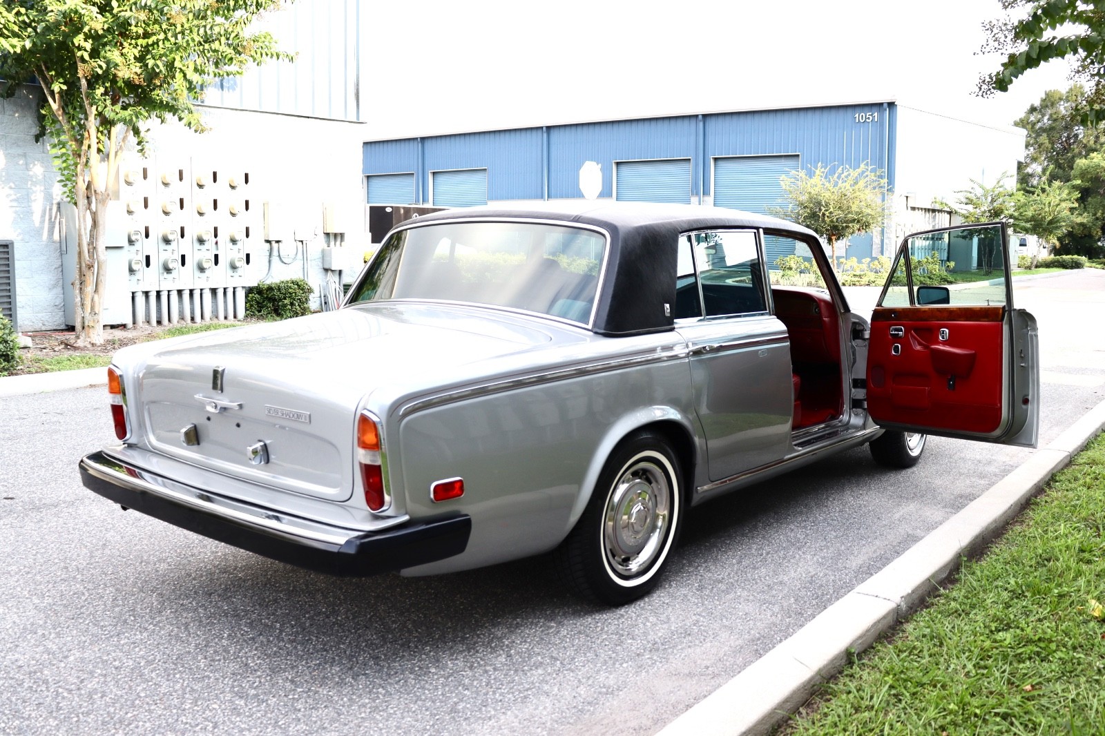 Rolls-Royce-Silver-Shadow-1980-Sedan-26