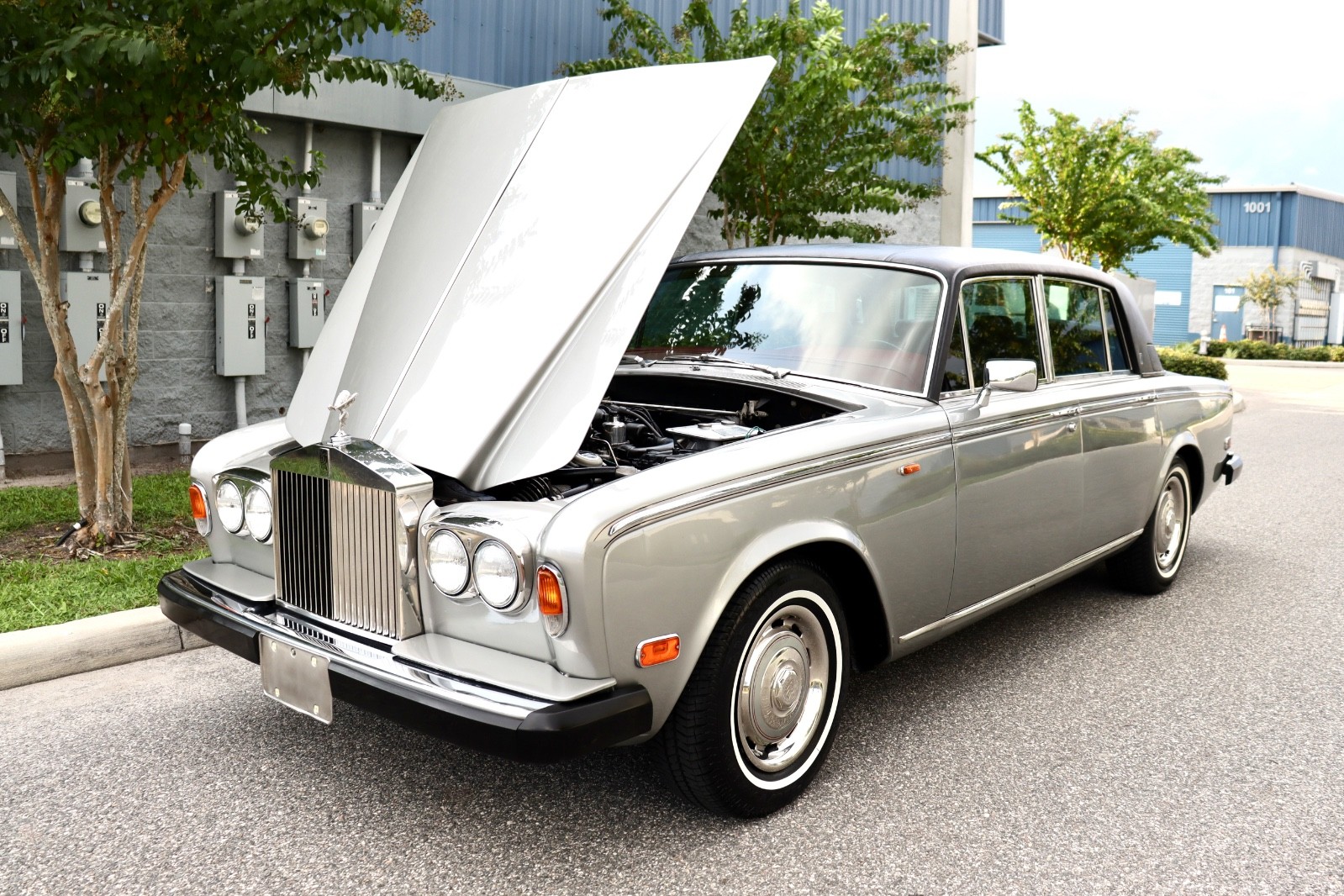 Rolls-Royce-Silver-Shadow-1980-Sedan-30