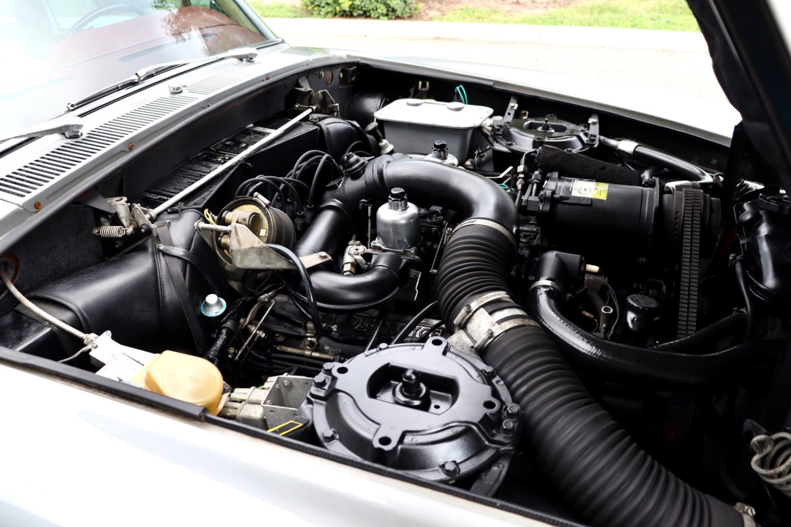 Rolls-Royce-Silver-Shadow-1980-Sedan-35