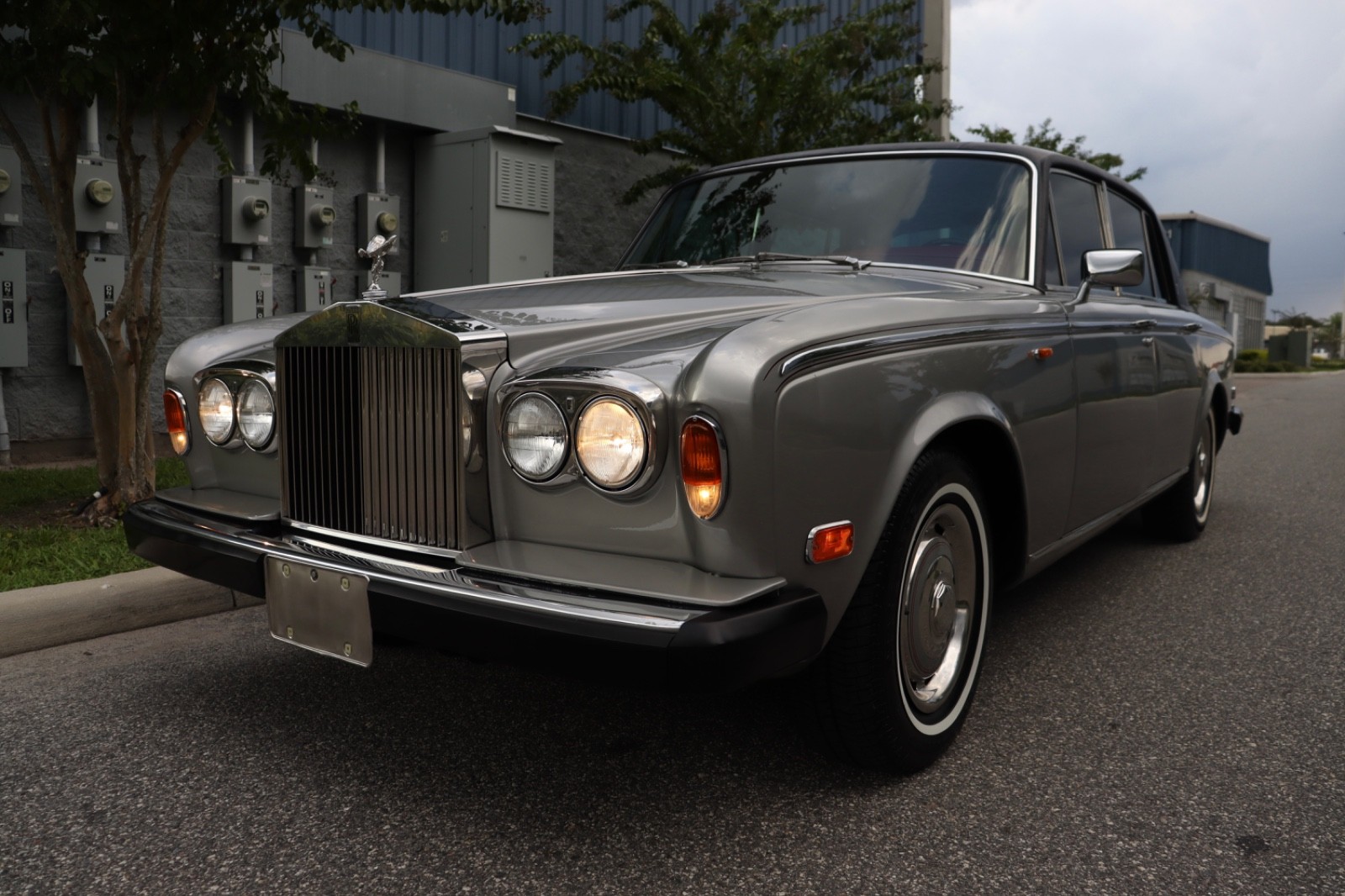 Rolls-Royce-Silver-Shadow-1980-Sedan-38