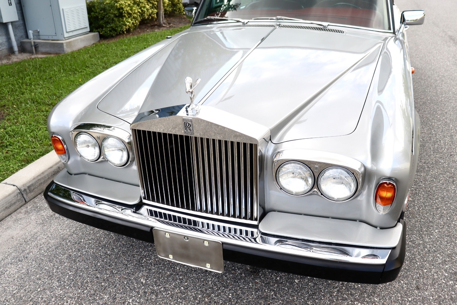 Rolls-Royce-Silver-Shadow-1980-Sedan-6