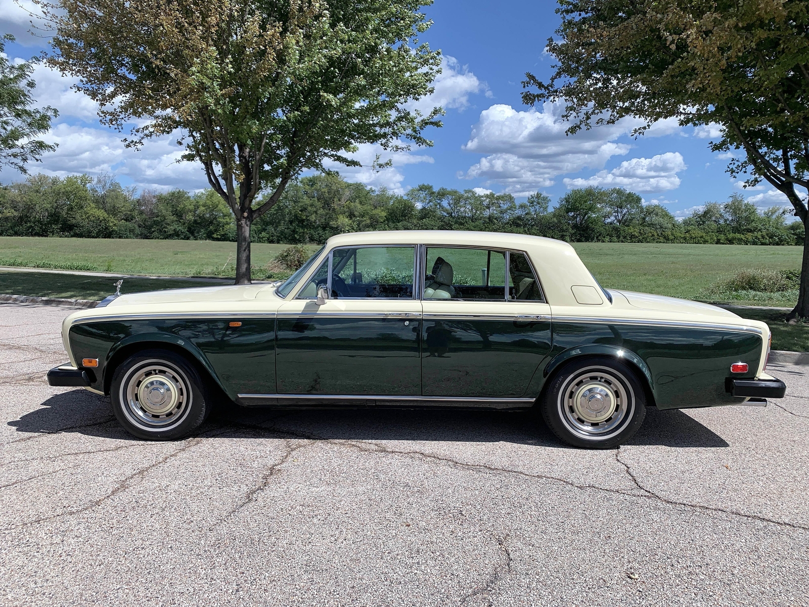 Rolls-Royce-Silver-Shadow-II-1979-Sedan-8