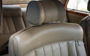 Rolls-Royce-Silver-Shadow-Mulliner-Park-Ward-1969-2-Door-Coupe-29