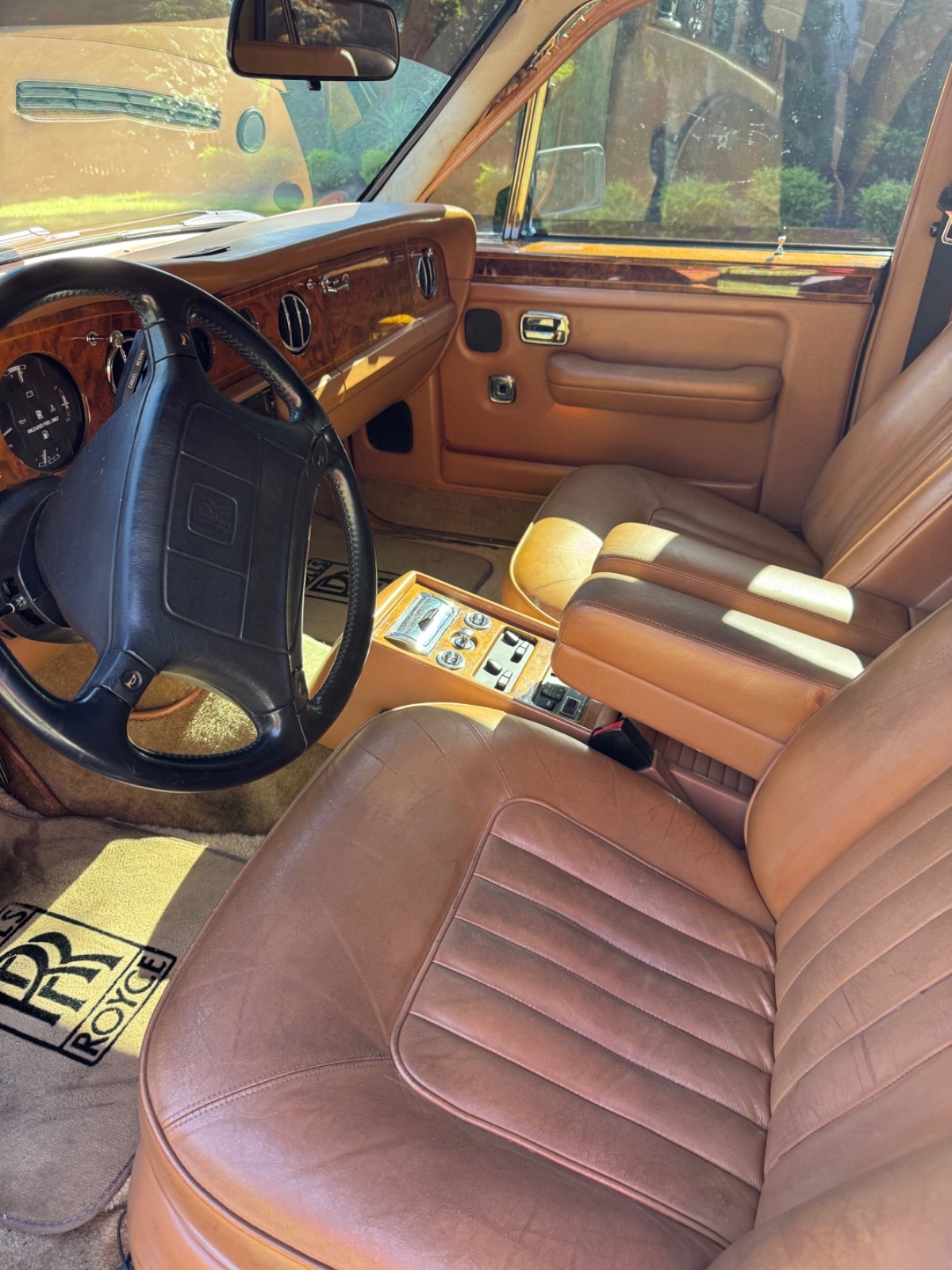 Rolls-Royce-Silver-SpiritSpurDawn-1990-Sedan-13