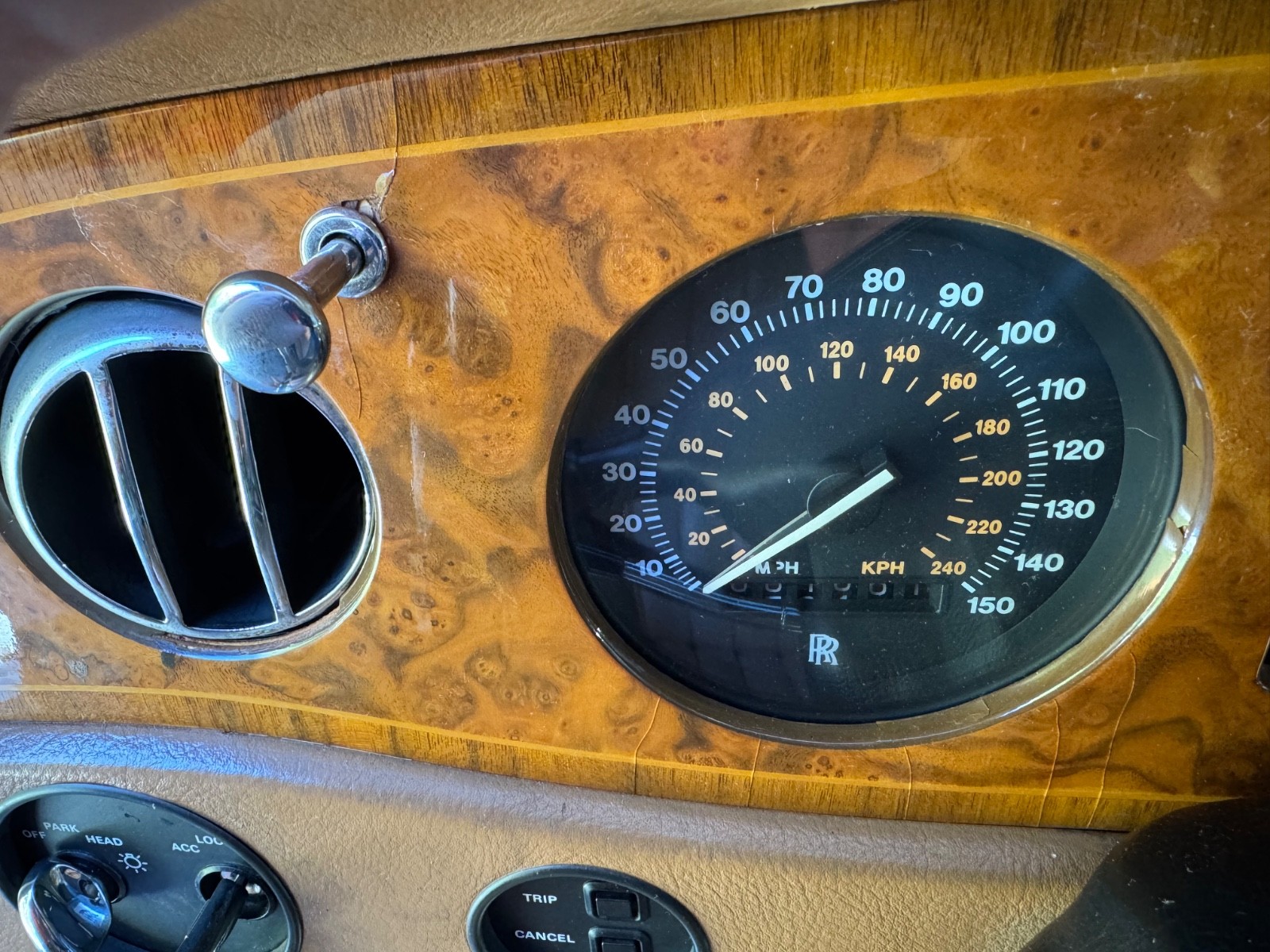 Rolls-Royce-Silver-SpiritSpurDawn-1990-Sedan-15
