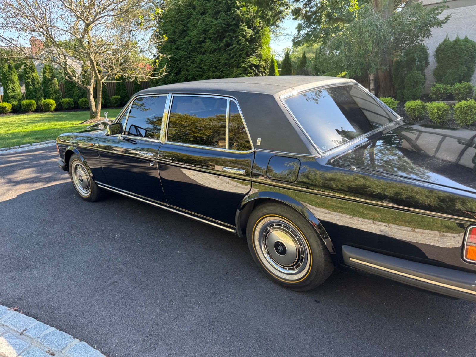 Rolls-Royce-Silver-SpiritSpurDawn-1990-Sedan-3