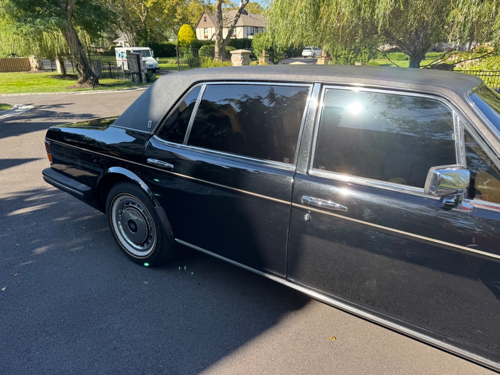 Rolls-Royce-Silver-SpiritSpurDawn-1990-Sedan-9