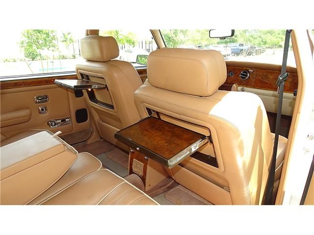 Rolls-Royce-Silver-SpiritSpurDawn-1996-SEDAN-15