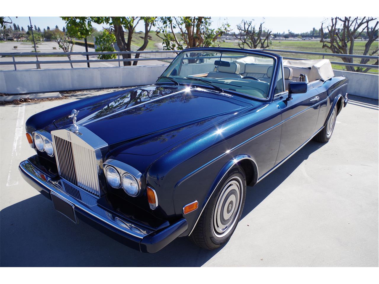 Rolls-royce-Corniche-ii-1986-Royal-Blue-Cream-w-blue-piping-1