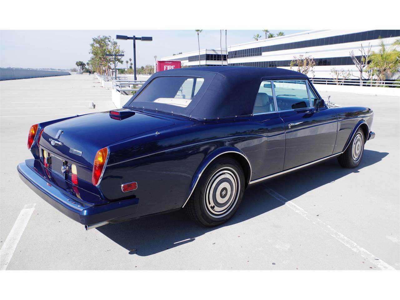 Rolls-royce-Corniche-ii-1986-Royal-Blue-Cream-w-blue-piping-12