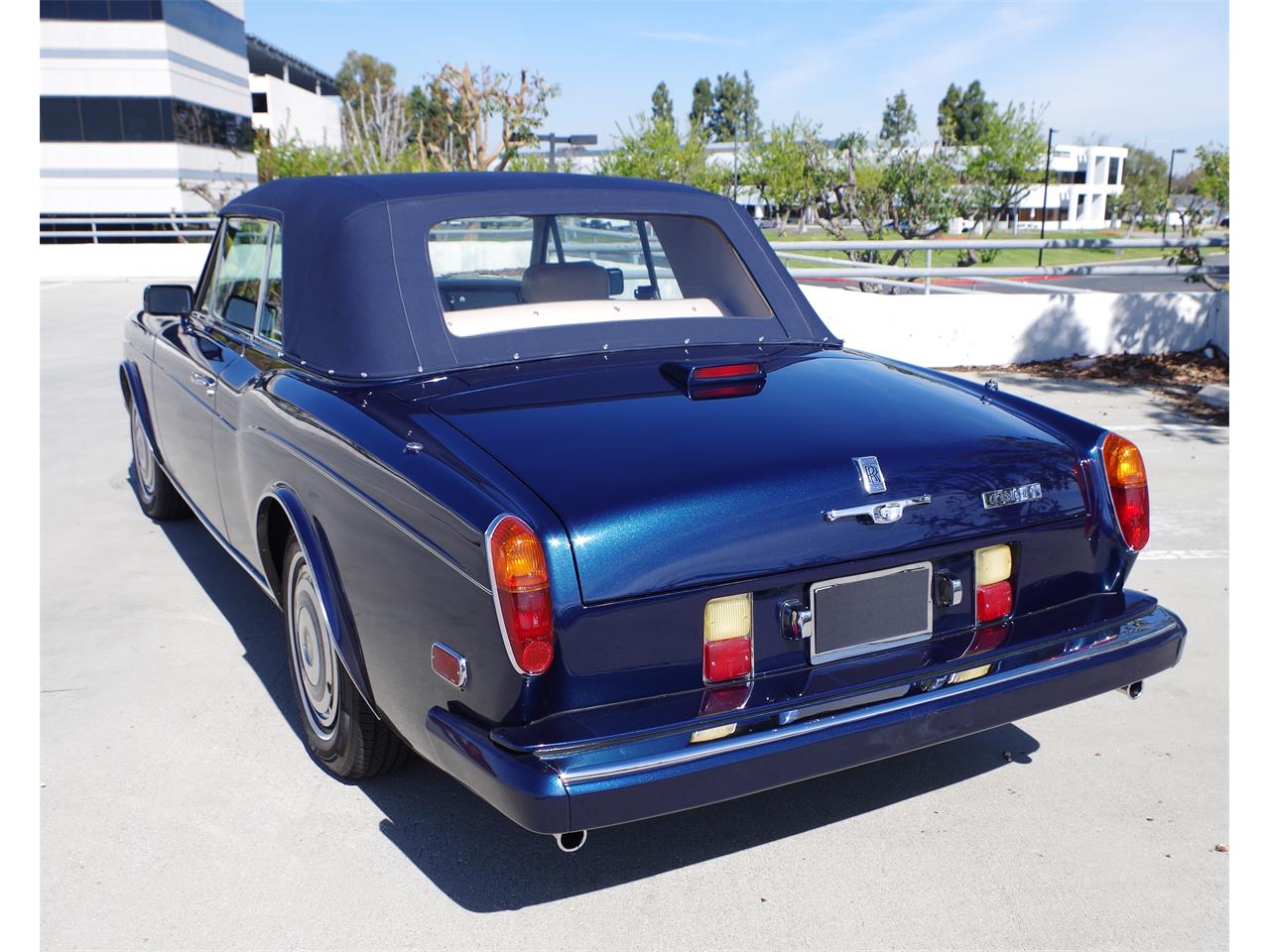 Rolls-royce-Corniche-ii-1986-Royal-Blue-Cream-w-blue-piping-16