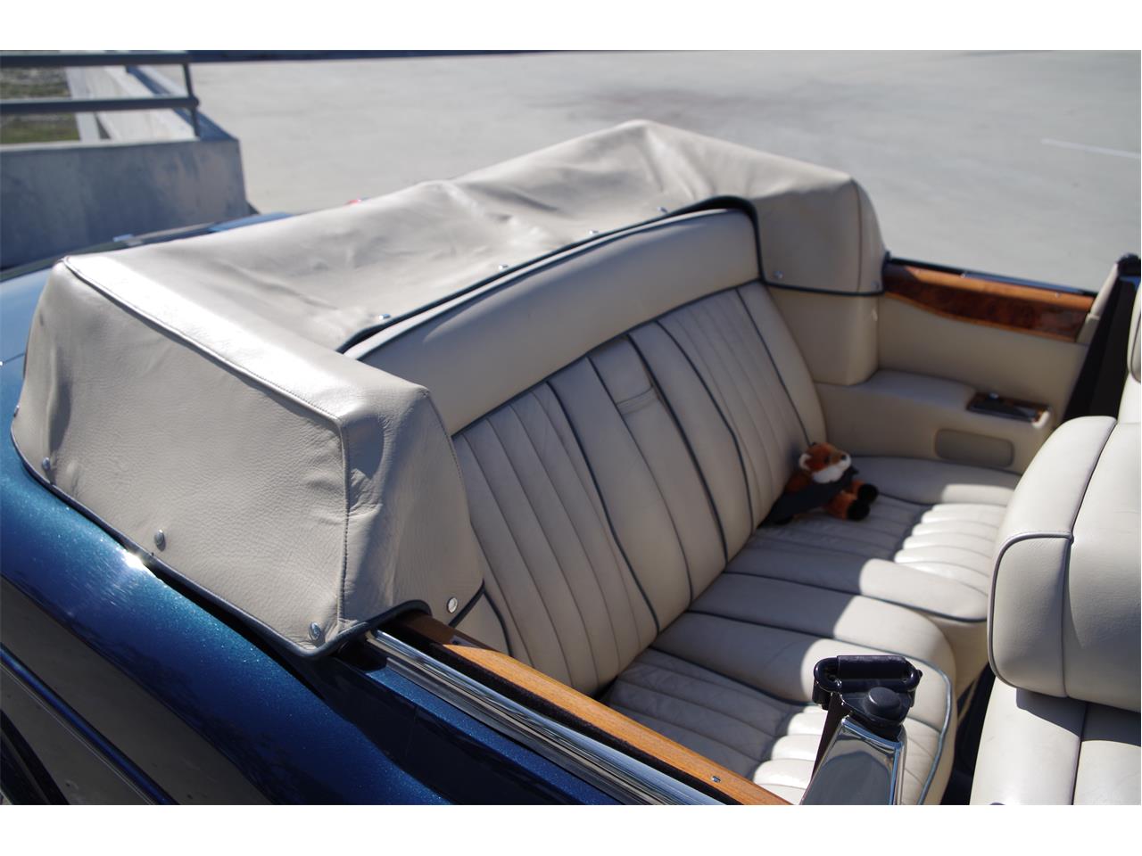 Rolls-royce-Corniche-ii-1986-Royal-Blue-Cream-w-blue-piping-20