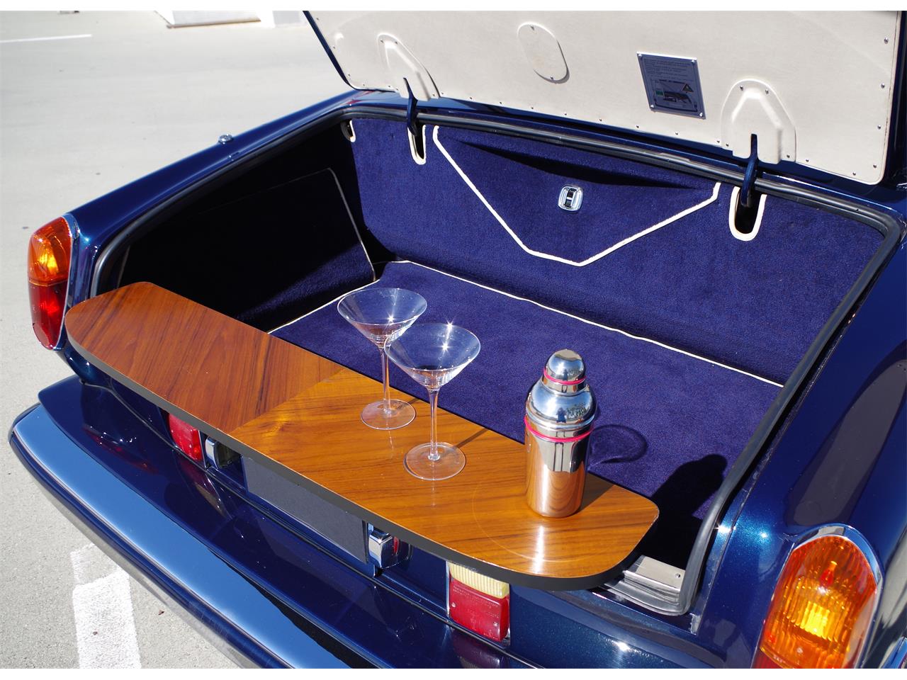 Rolls-royce-Corniche-ii-1986-Royal-Blue-Cream-w-blue-piping-22