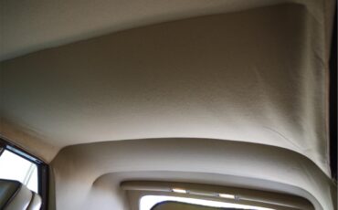 Rolls-royce-Corniche-ii-1986-Royal-Blue-Cream-w-blue-piping-27