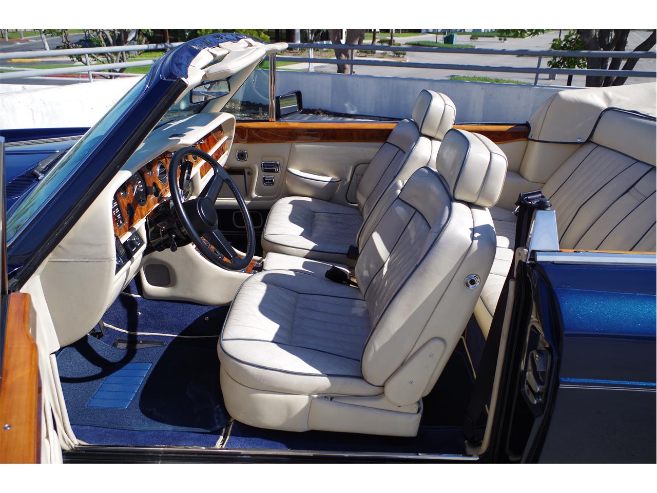 Rolls-royce-Corniche-ii-1986-Royal-Blue-Cream-w-blue-piping-6