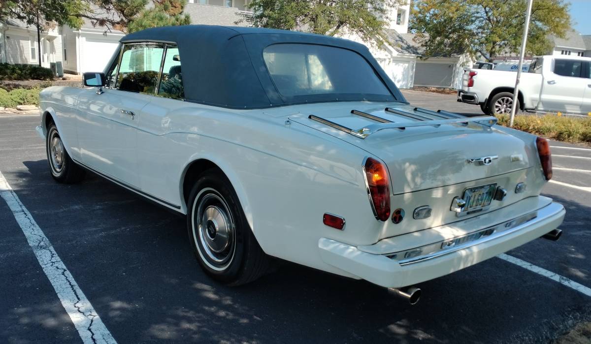 Rolls-royce-corniche-convertible-1982-white-1