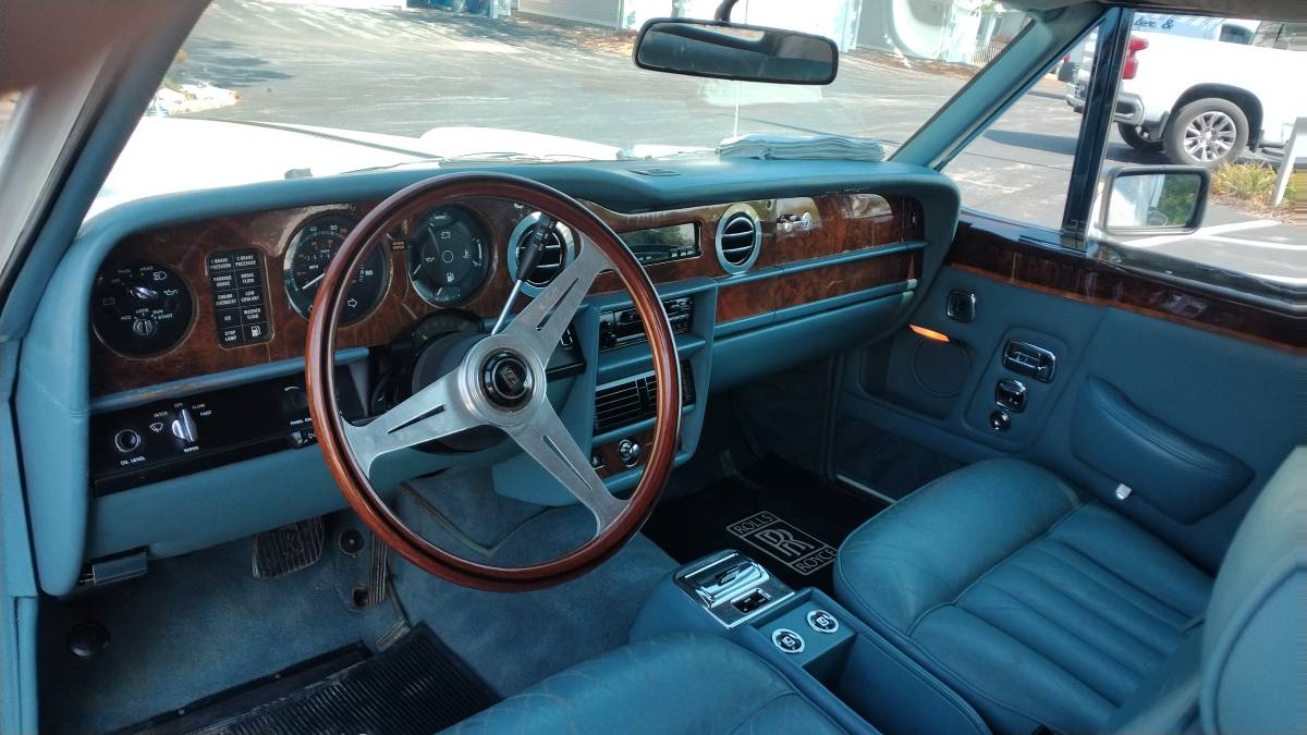 Rolls-royce-corniche-convertible-1982-white-6