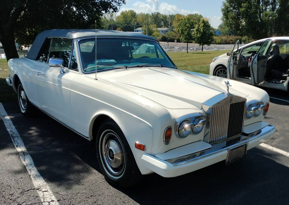 Rolls-royce-corniche-convertible-1982-white