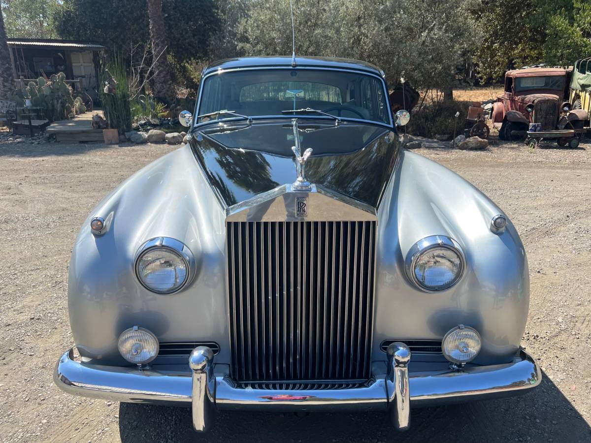 Rolls-royce-silver-cloud-ii-1960-3