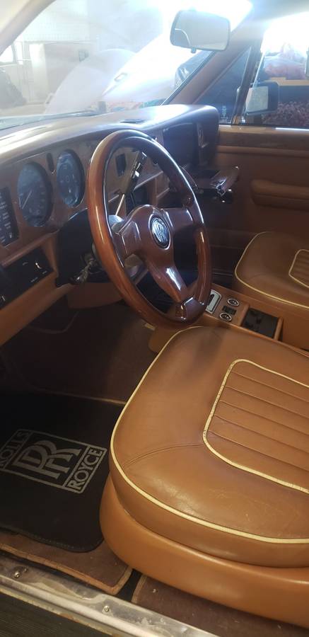 Rolls-royce-silver-spirit-1985-white-13