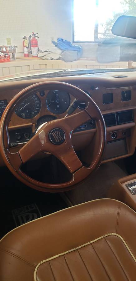 Rolls-royce-silver-spirit-1985-white-14