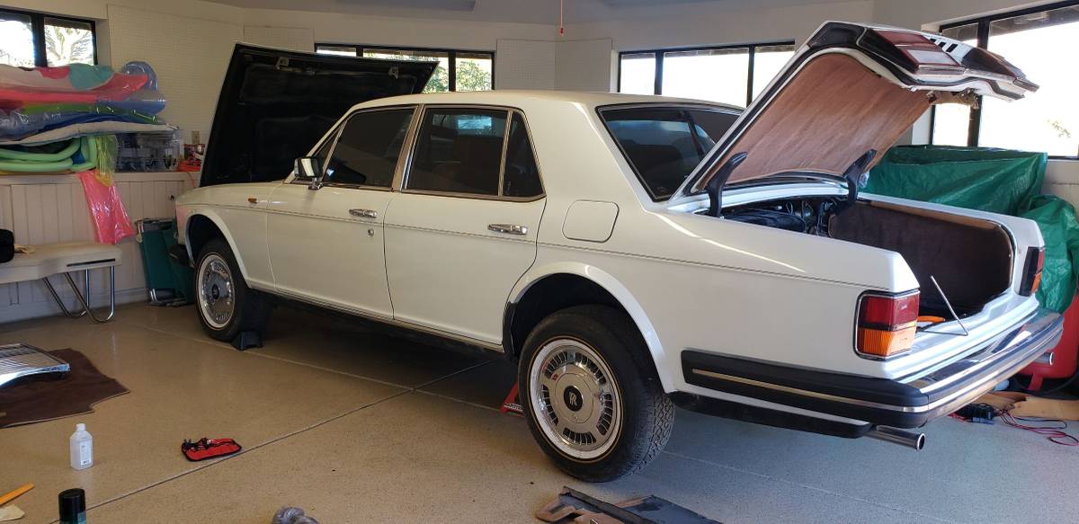 Rolls-royce-silver-spirit-1985-white