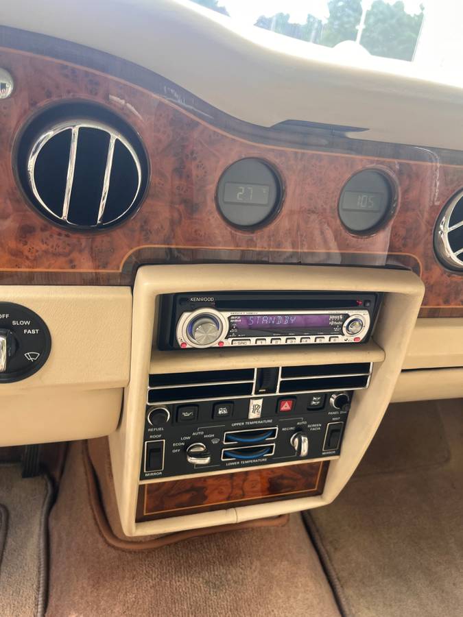 Rolls-royce-silver-spirit-ll-1990-white-11