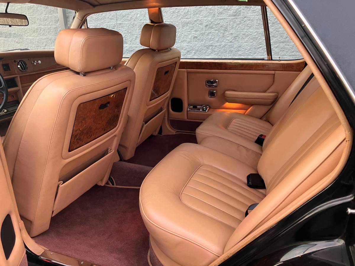 Rolls-royce-silver-spur-1985-11