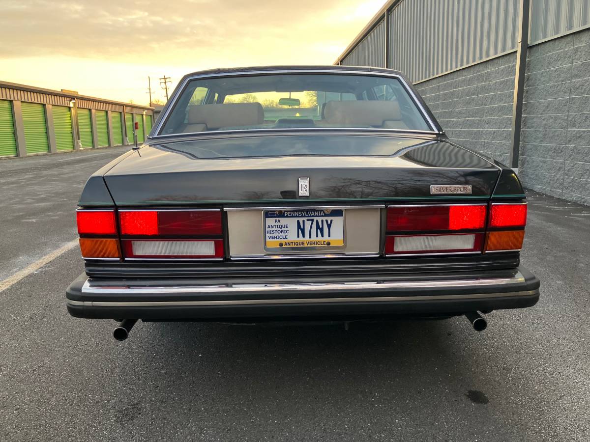 Rolls-royce-silver-spur-1985-7