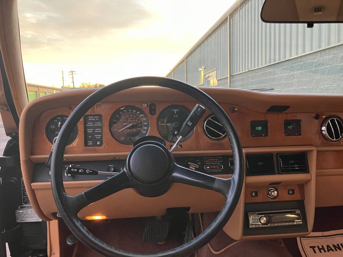 Rolls-royce-silver-spur-1985-9