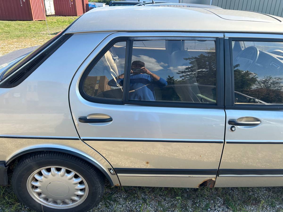 Saab-900-1993-10
