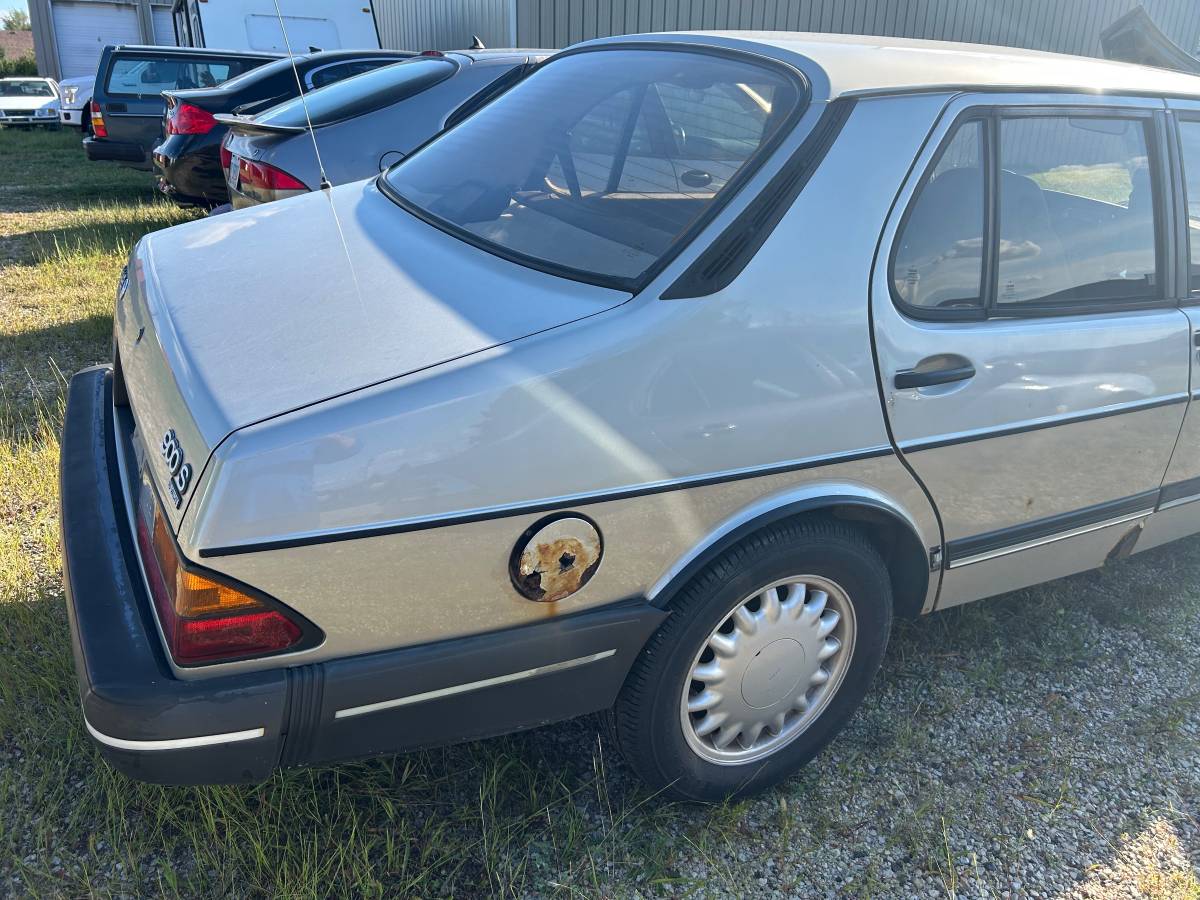 Saab-900-1993-11