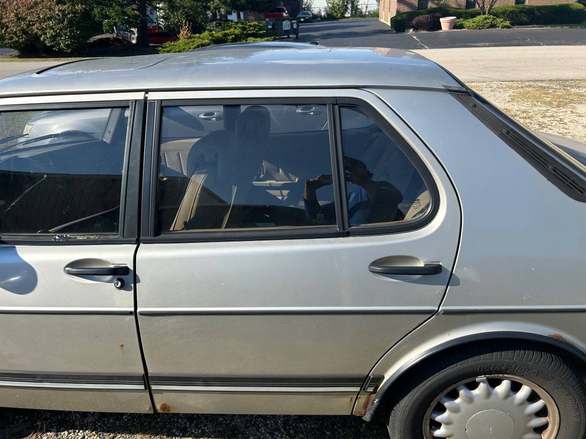 Saab-900-1993-7