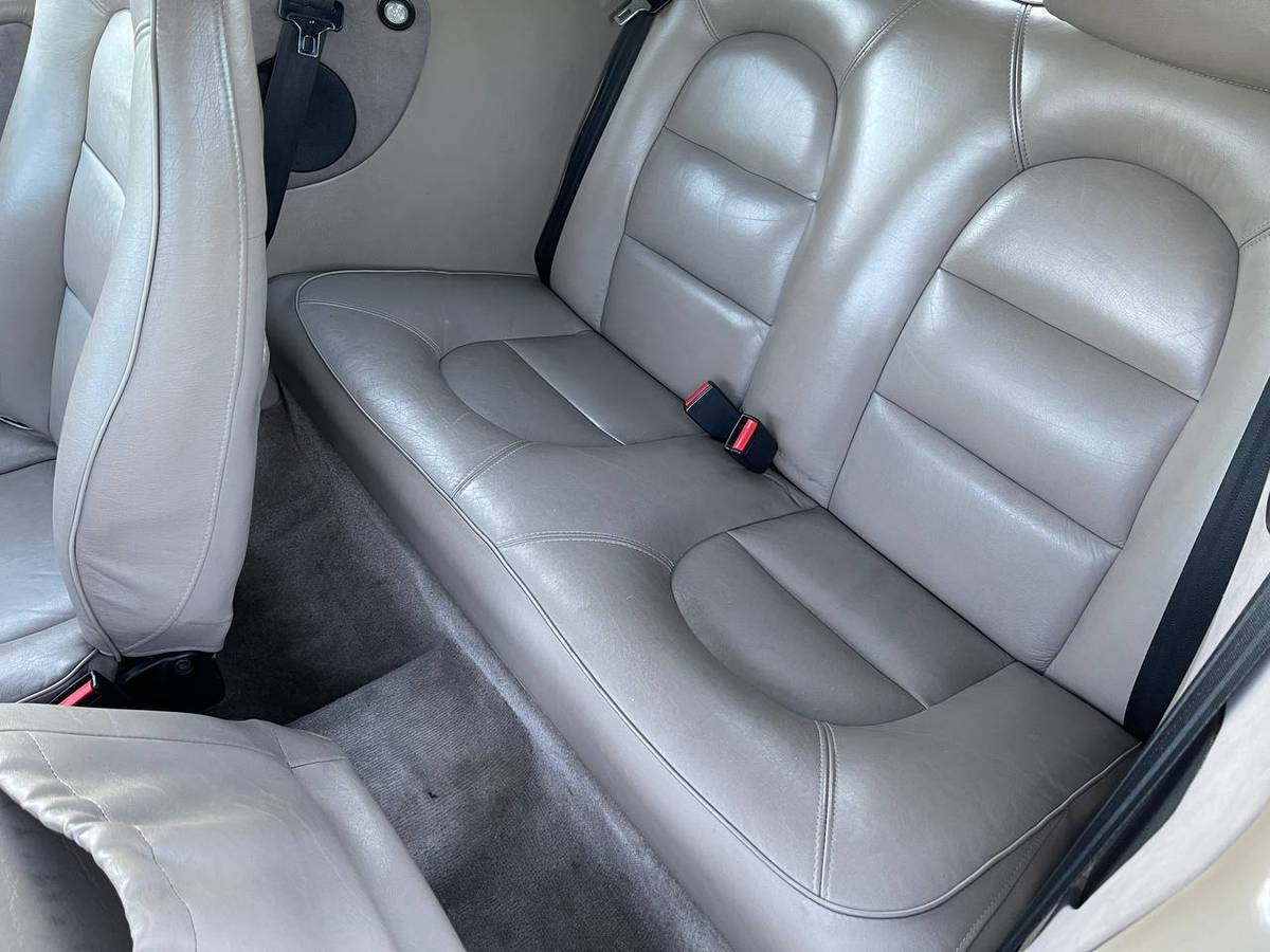 Saab-900-sbase-1992-silver-10