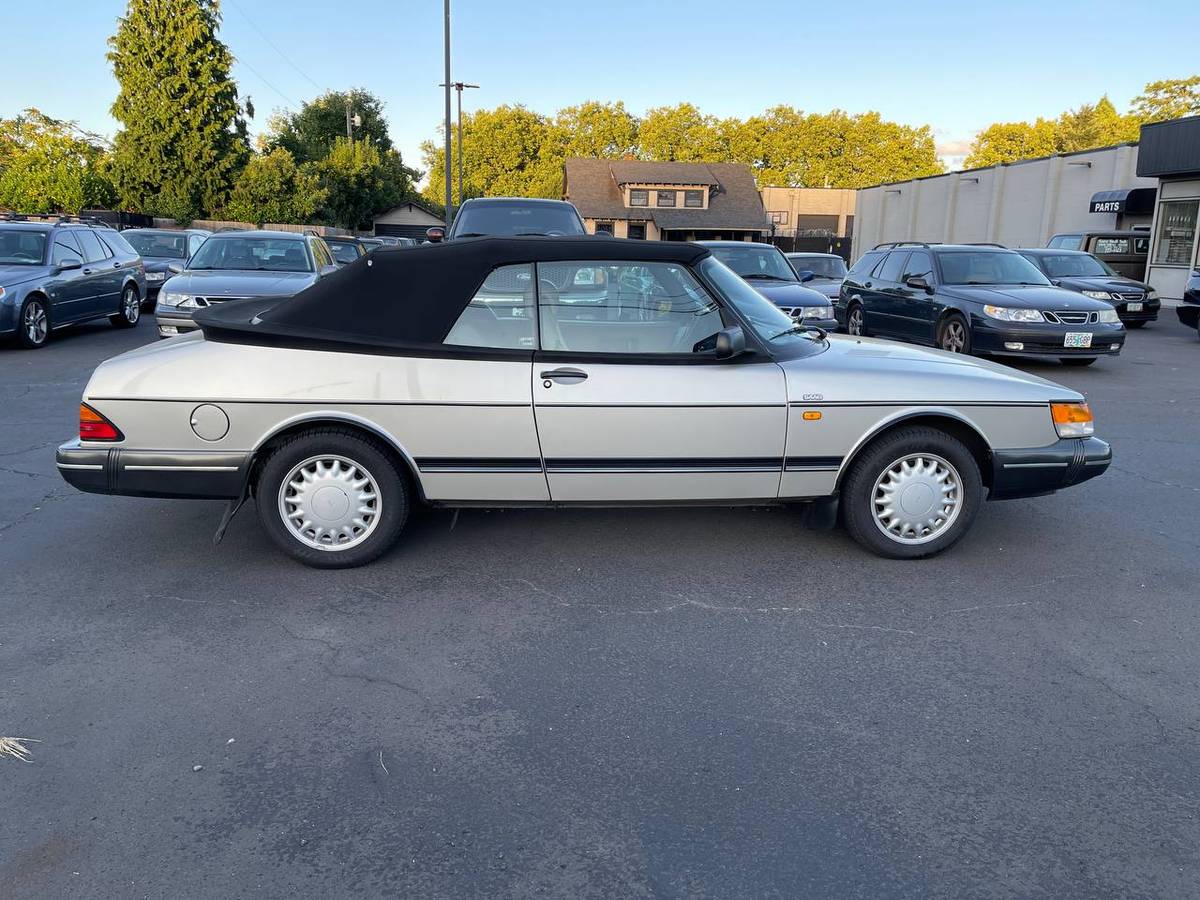 Saab-900-sbase-1992-silver-4