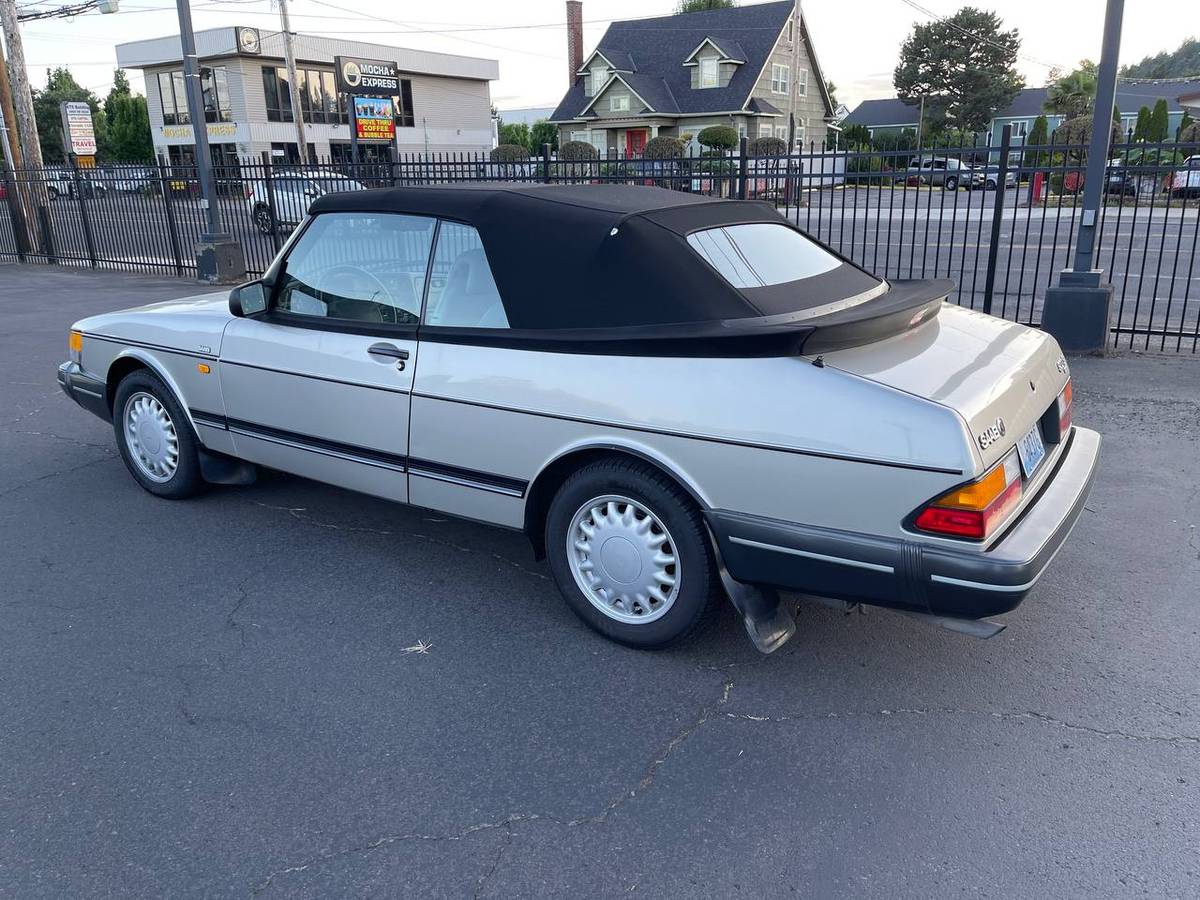 Saab-900-sbase-1992-silver-5